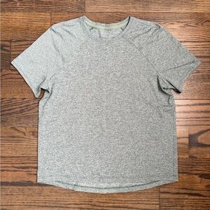 Like New lululemon license to train classic fit t-shirt heathered medium forest